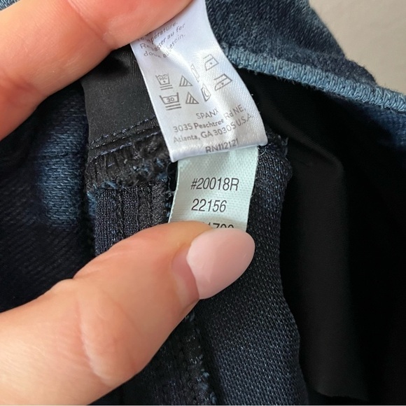 SPANX Jean-Ish Ankle Leggings Dark Blue Size Medium Shapewear Highrise Pockets - Picture 15 of 15